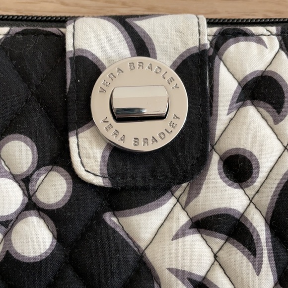 New Vera Bradley turn lock wallet - floral - Picture 2 of 5